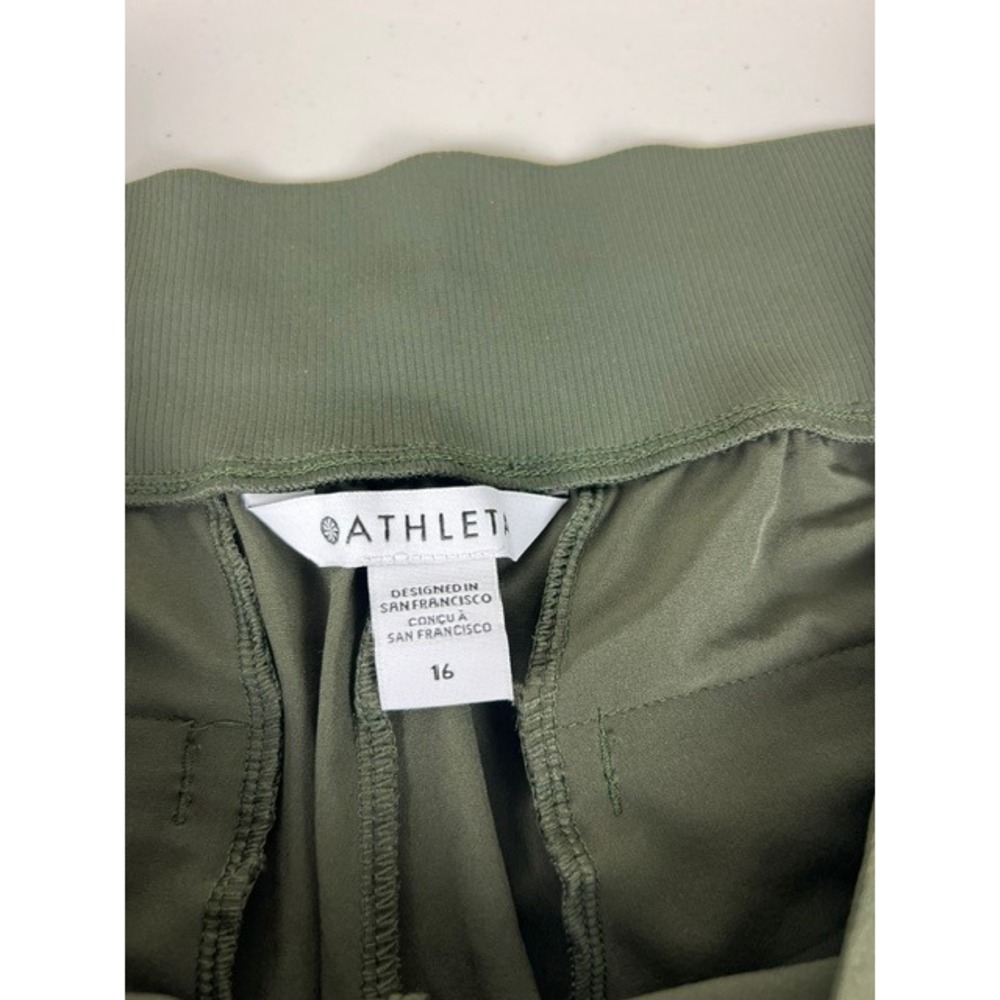 Athleta Trekkie North Short Olive Green Hiking Activewear Womens 16 - Picture 4 of 12